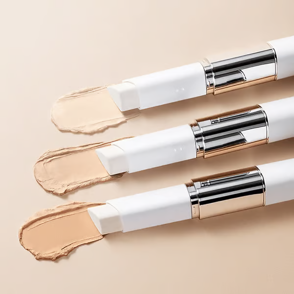 BLANC™ – The Smart Foundation That Adapts to Your Skin Tone