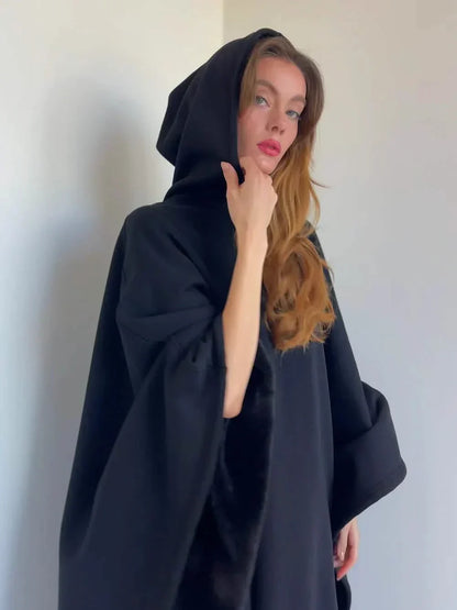 SnugCloak | Snuggle into winter with the coziest cloak