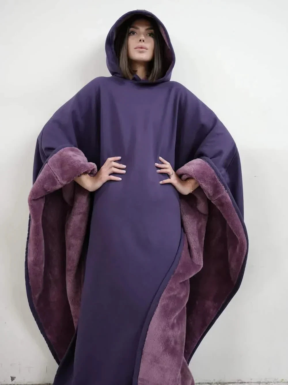 SnugCloak | Snuggle into winter with the coziest cloak