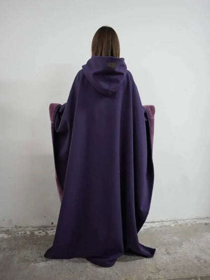 SnugCloak | Snuggle into winter with the coziest cloak
